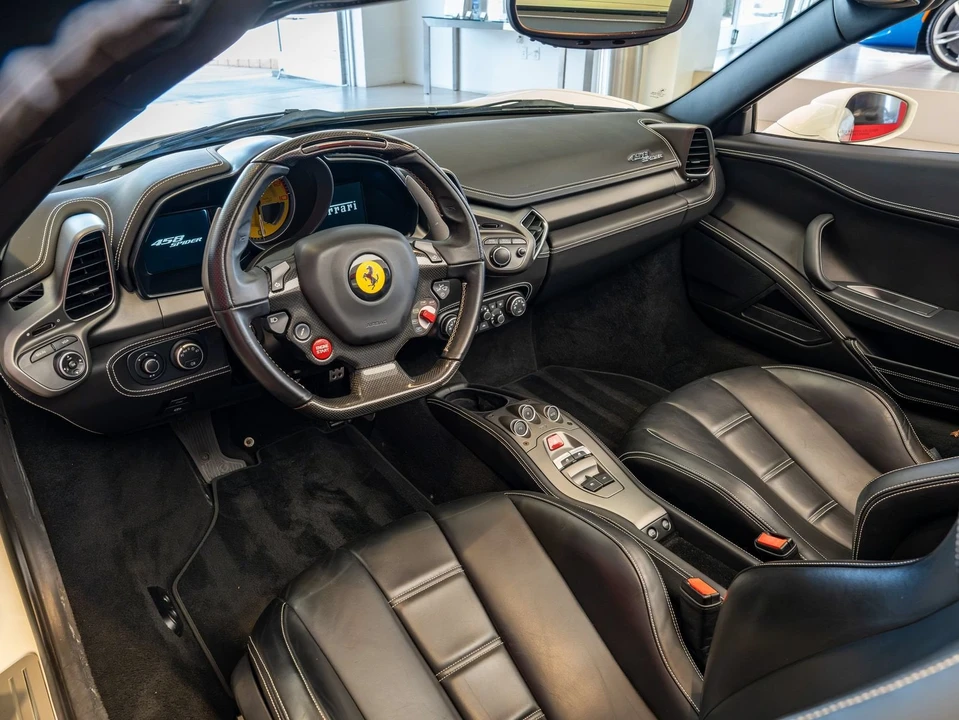 2015 Ferrari 458 Spider - Image 9 of 31