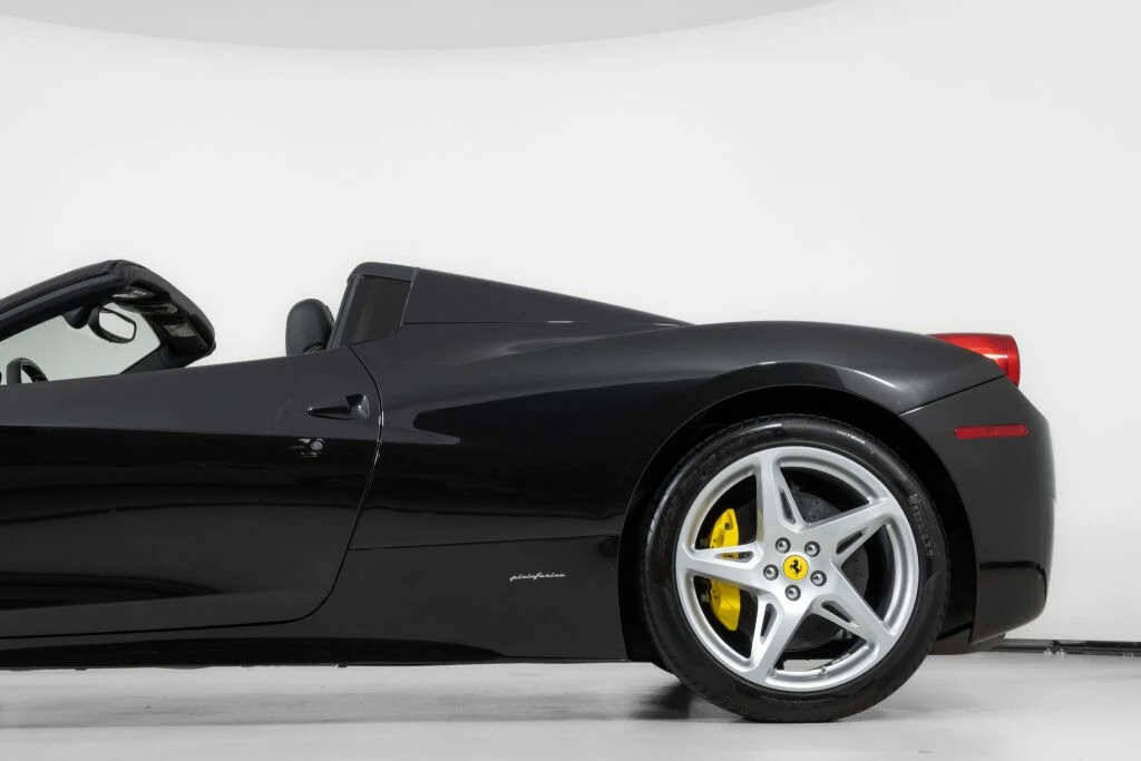 2015 Ferrari 458 Spider - Image 13 of 31