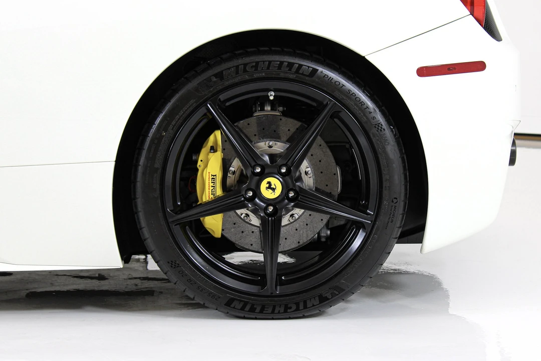 2015 Ferrari 458 Spider - Image 22 of 31