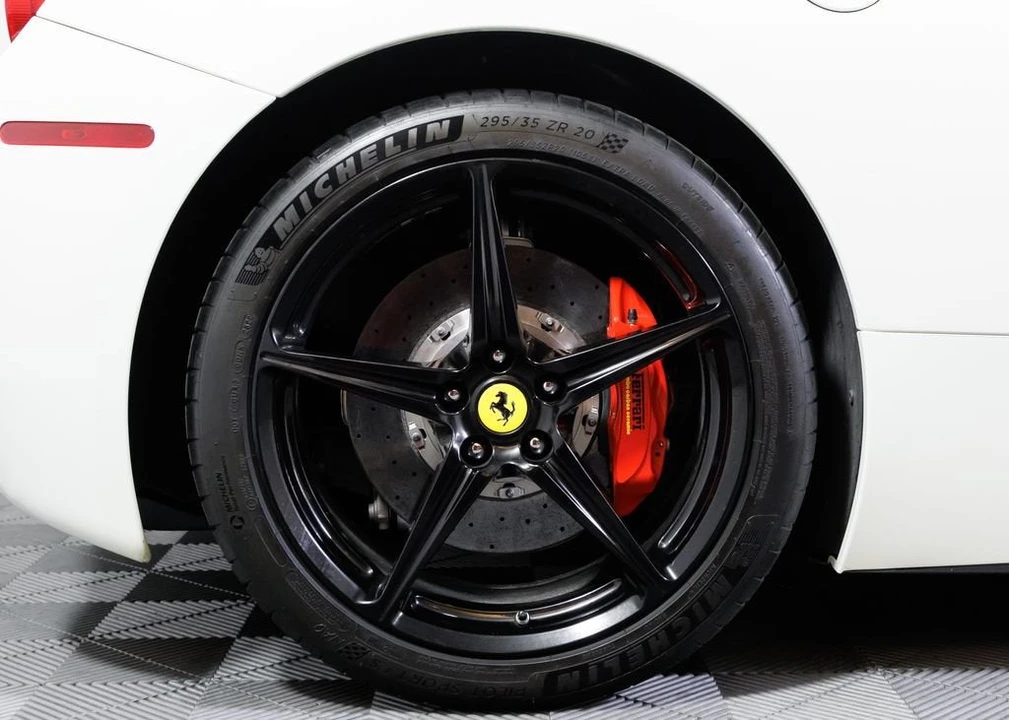 2015 Ferrari 458 Spider - Image 12 of 31