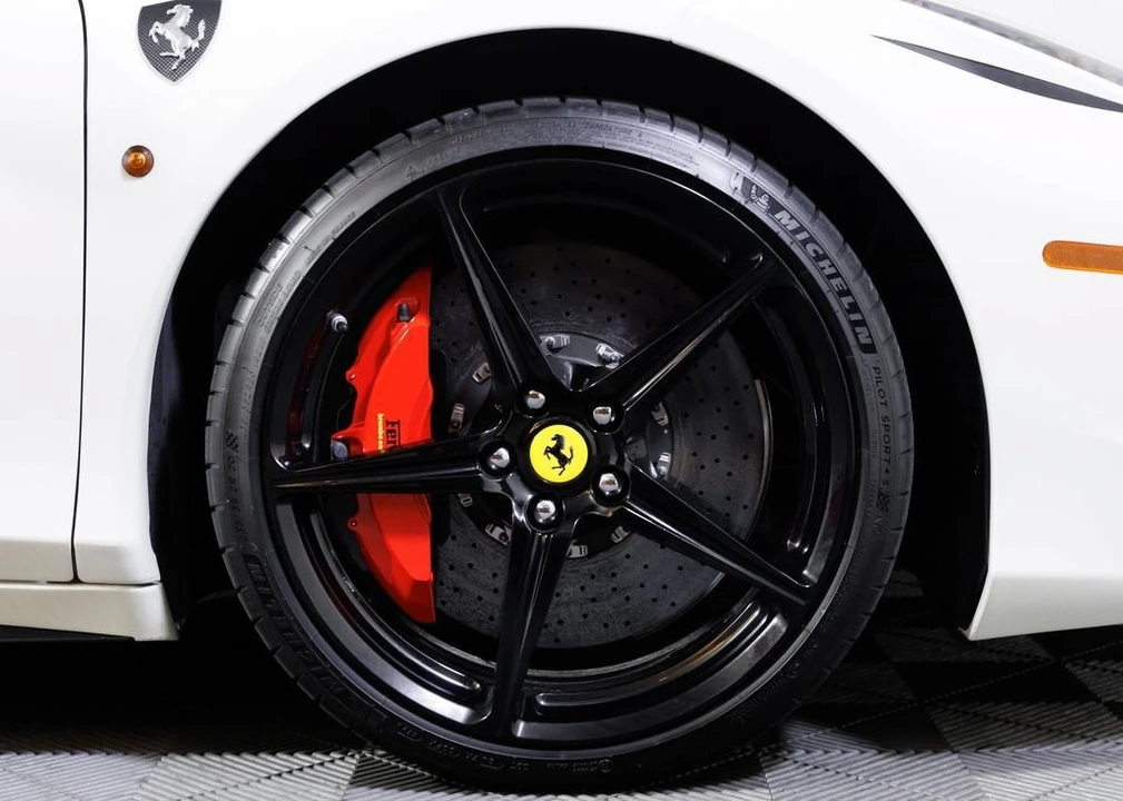 2015 Ferrari 458 Spider - Image 11 of 31