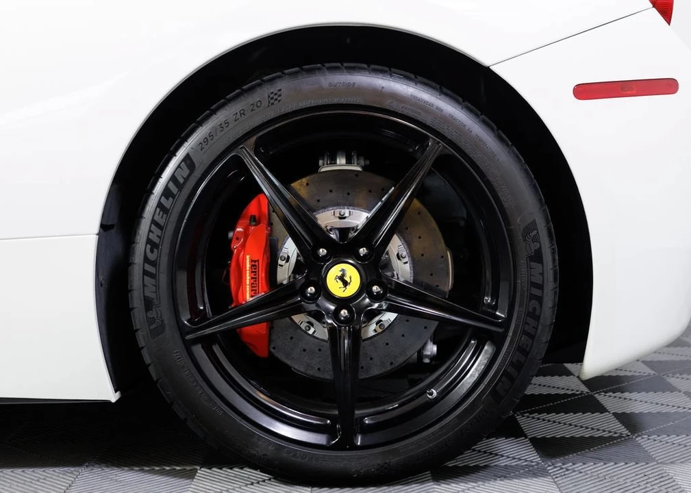 2015 Ferrari 458 Spider - Image 10 of 31