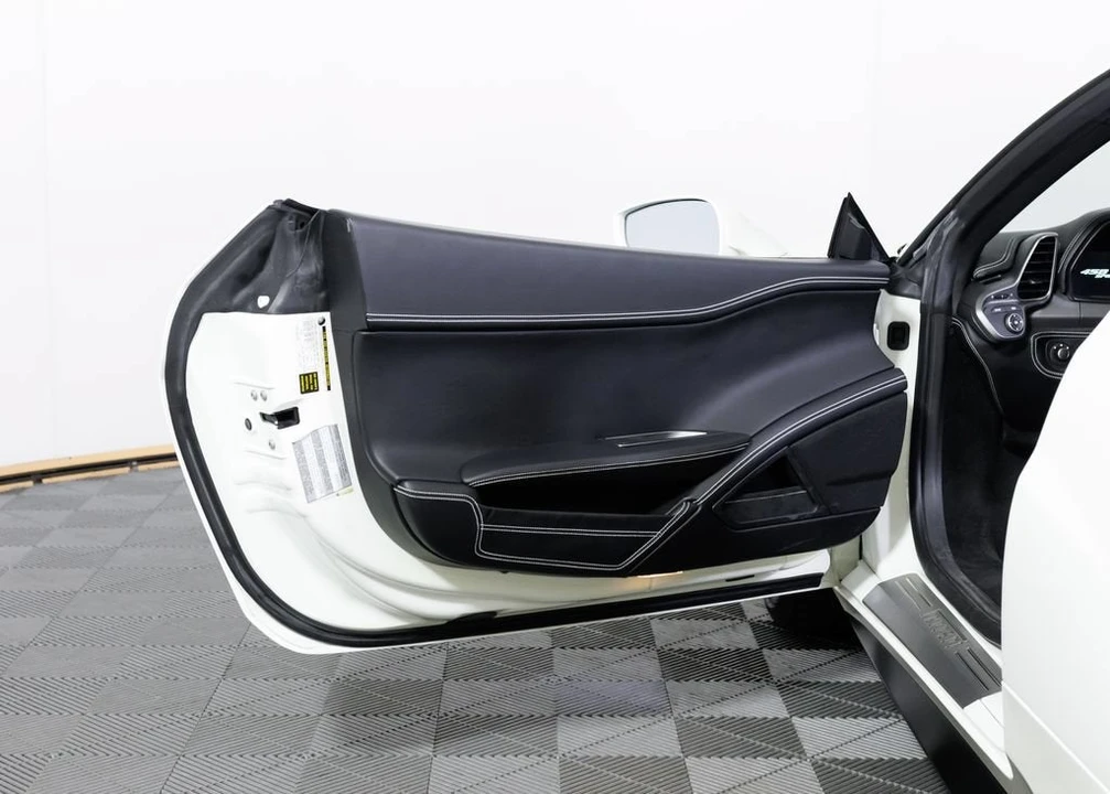 2015 Ferrari 458 Spider - Image 21 of 31