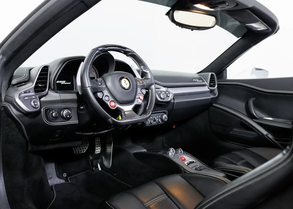 2015 Ferrari 458 Spider - Image 19 of 31