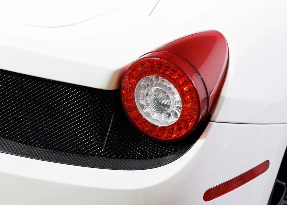 2015 Ferrari 458 Spider - Image 26 of 31