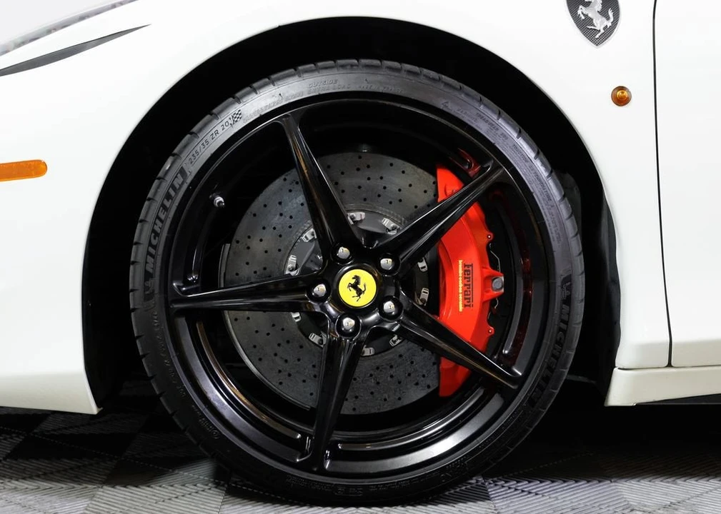 2015 Ferrari 458 Spider - Image 9 of 31