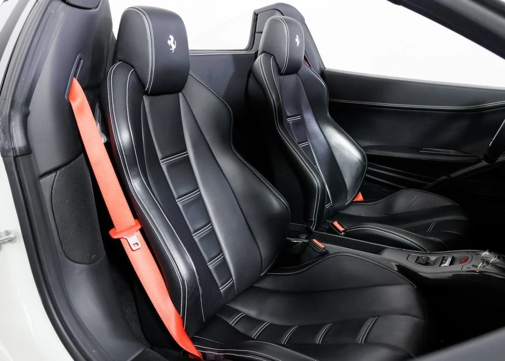 2015 Ferrari 458 Spider - Image 22 of 31