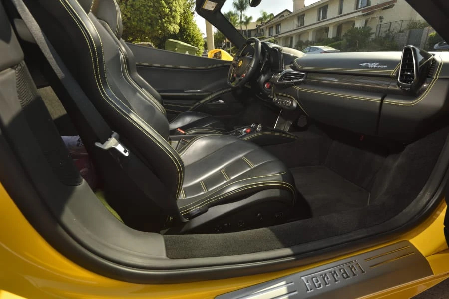 2015 Ferrari 458 Spider - Image 23 of 31