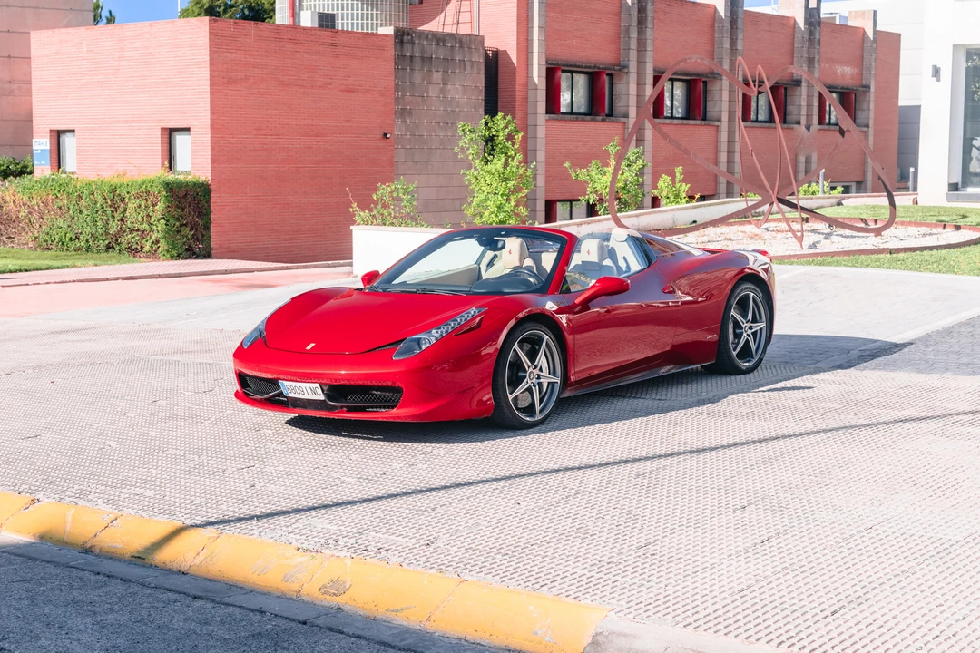 2015 Ferrari 458 Spider - Image 10 of 31