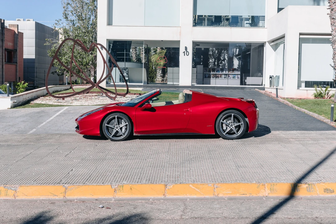 2015 Ferrari 458 Spider - Image 9 of 31
