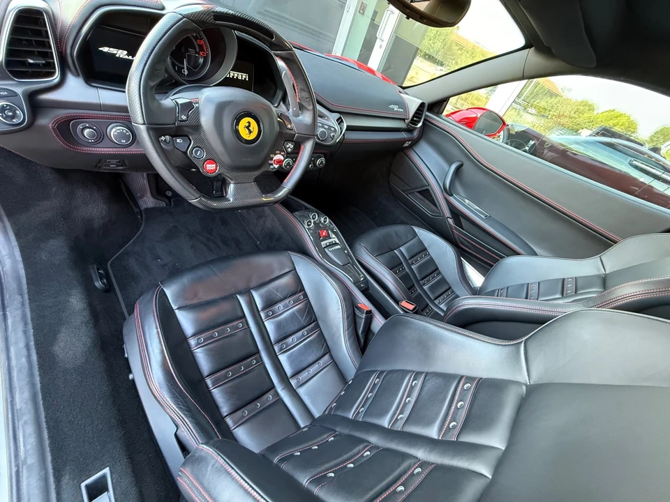 2015 Ferrari 458 - Image 27 of 31
