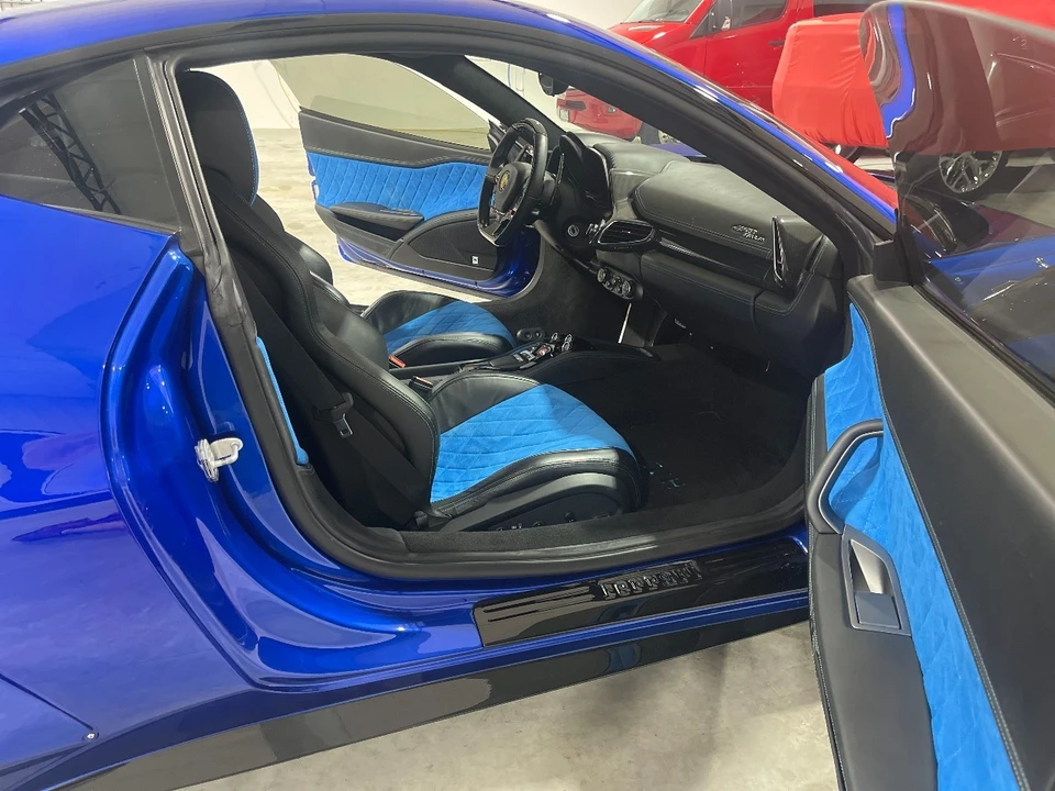 2015 Ferrari 458 Italia - Image 15 of 21