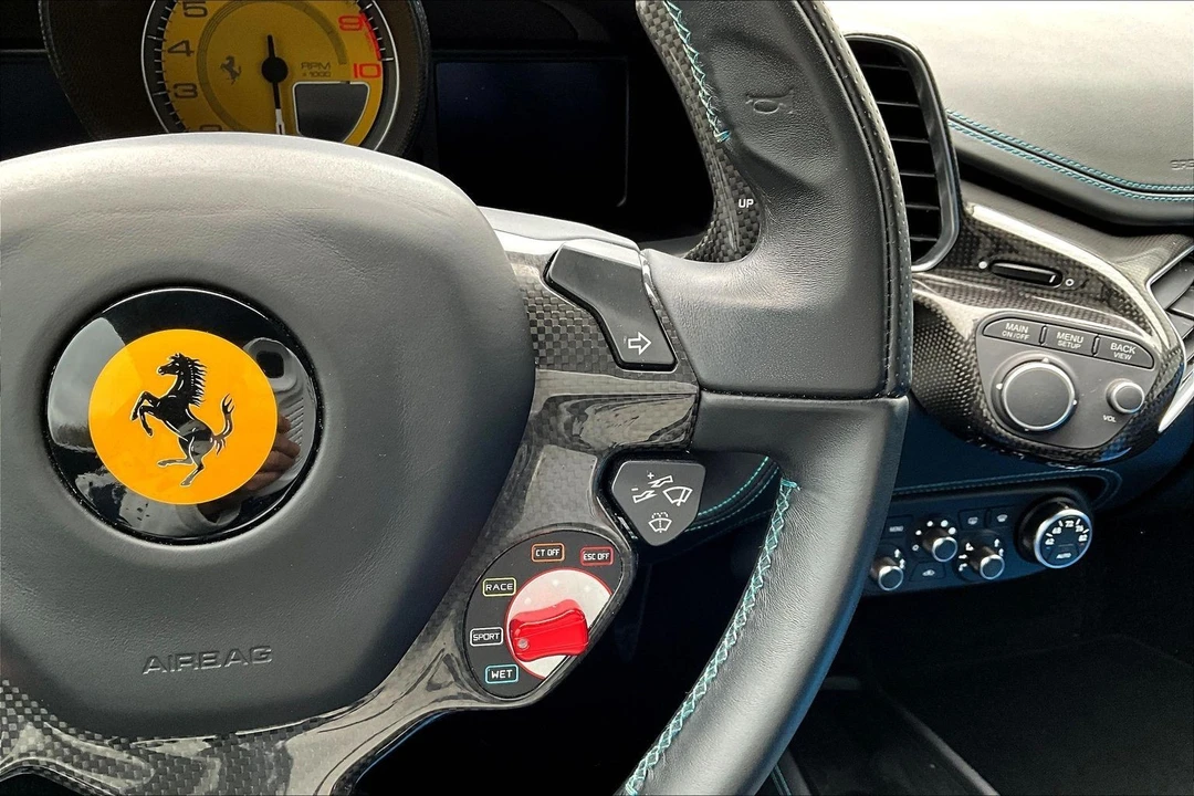 2015 Ferrari 458 - Image 16 of 31