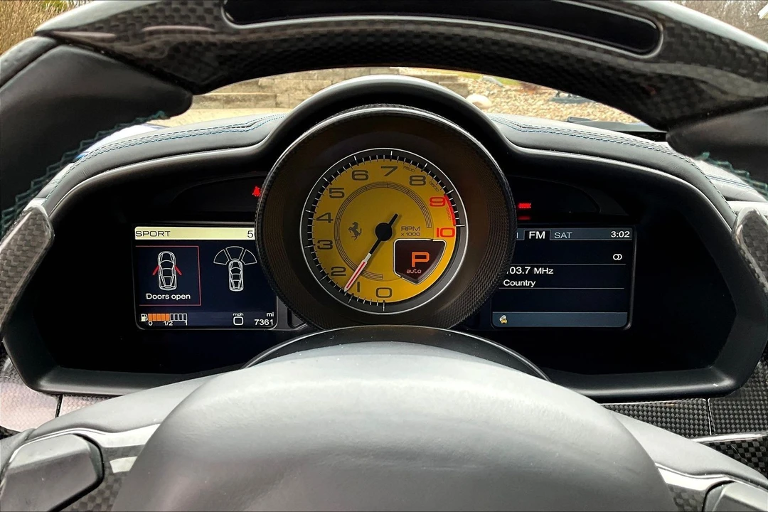 2015 Ferrari 458 - Image 17 of 31