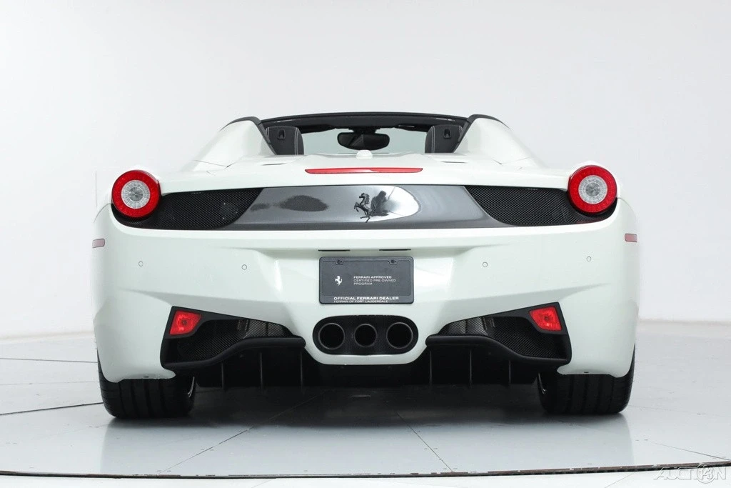 2015 Ferrari 458 Italia - Image 16 of 21