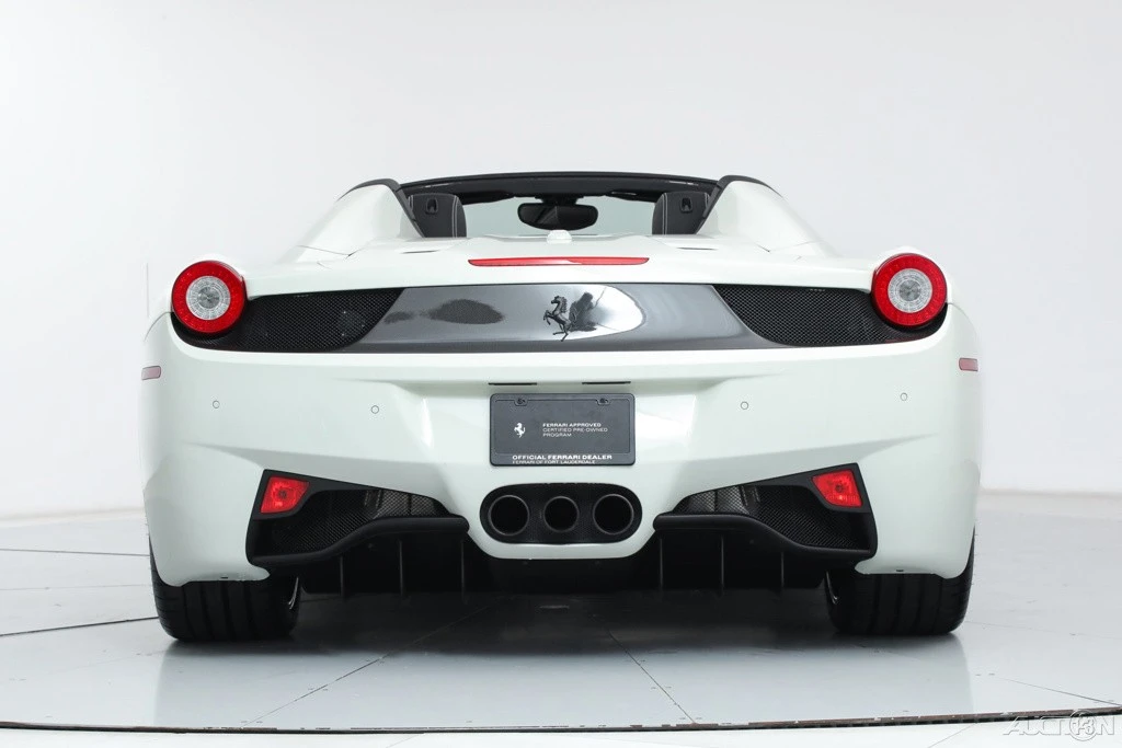 2015 Ferrari 458 Italia - Image 16 of 21