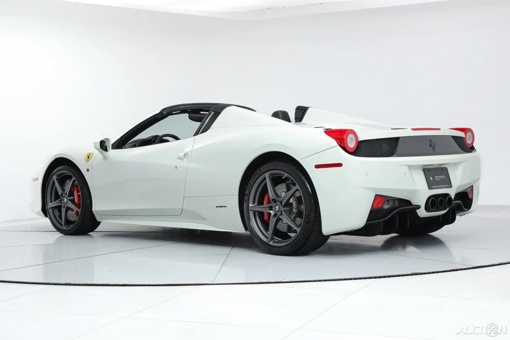 2015 Ferrari 458 Italia - Image 15 of 21