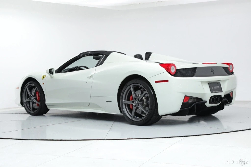 2015 Ferrari 458 Italia - Image 15 of 21