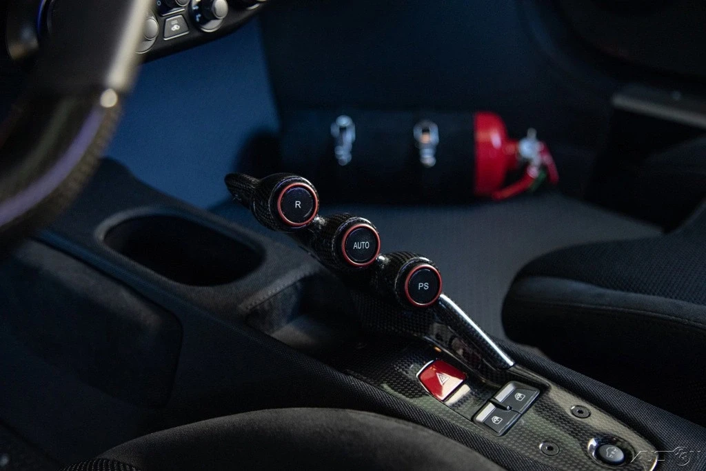 2015 Ferrari 458 Italia - Image 15 of 21