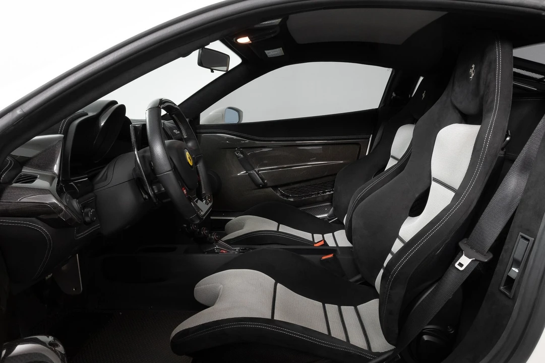 2015 Ferrari 458 Italia - Image 4 of 12