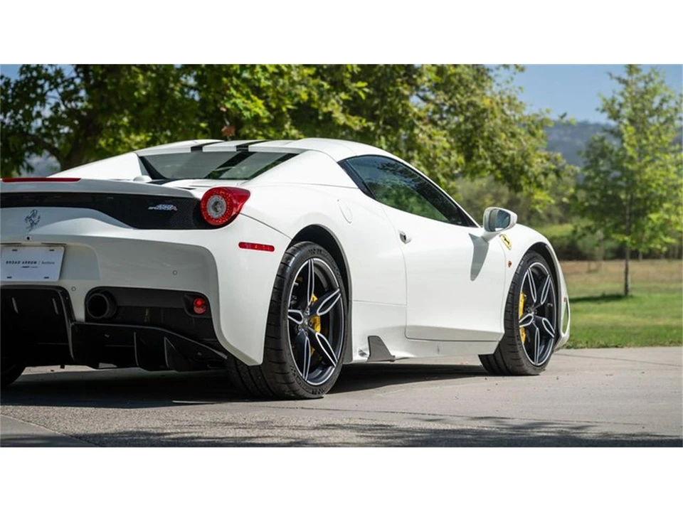 2015 Ferrari 458 - Image 16 of 31