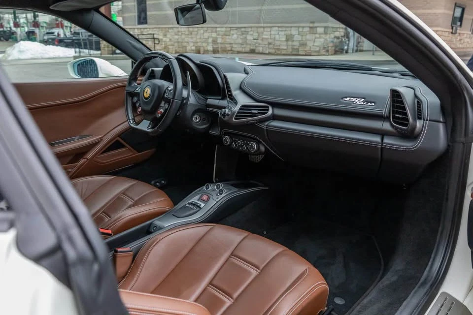 2015 Ferrari 458 Italia - Image 15 of 18
