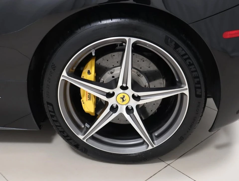 2015 Ferrari 458 Italia - Image 19 of 19
