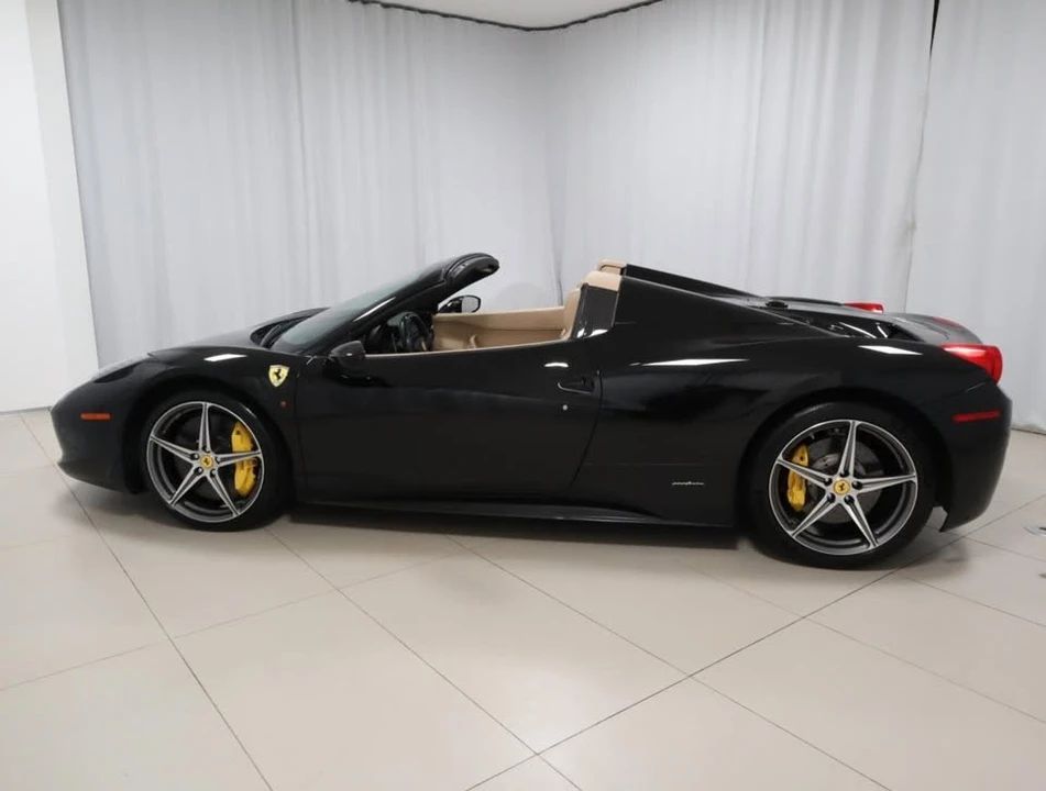 2015 Ferrari 458 Italia - Image 15 of 19