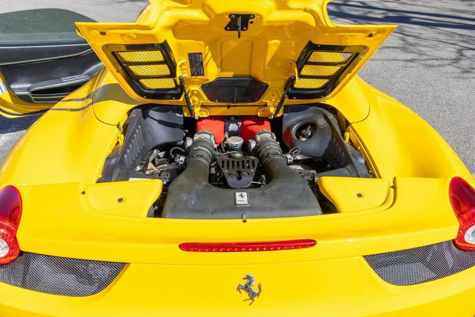 2015 Ferrari 458 Spider - Image 17 of 18