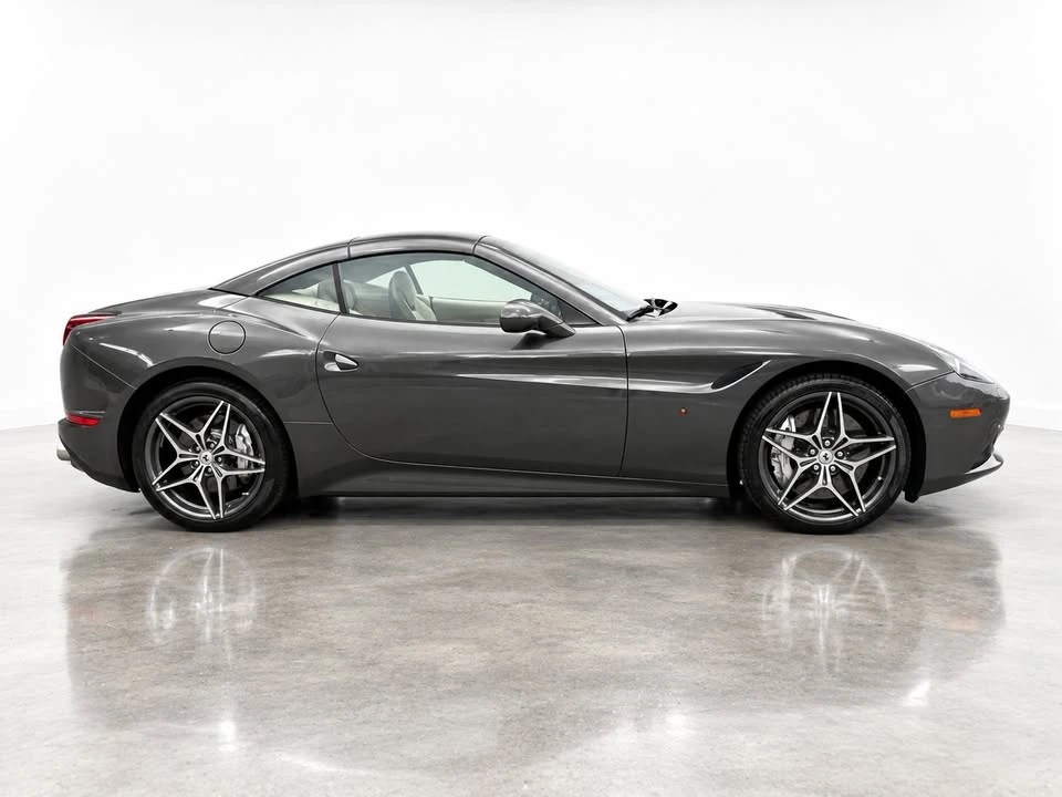 2015 Ferrari California T - Image 11 of 20