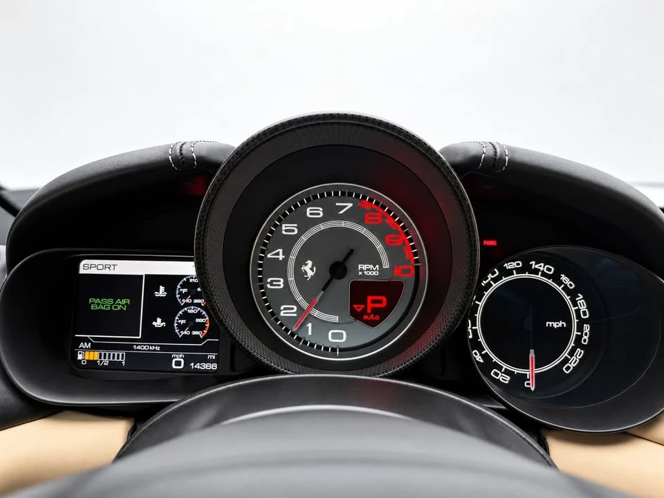 2015 Ferrari California T - Image 15 of 20