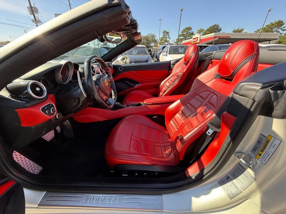2015 Ferrari California T - Image 13 of 20