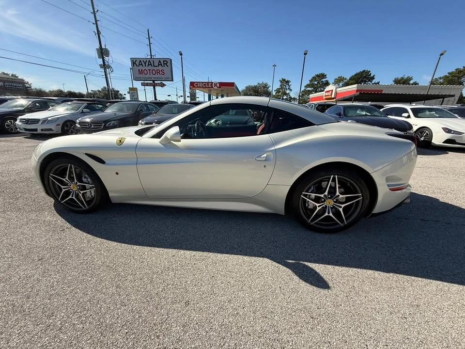 2015 Ferrari California T - Image 18 of 20