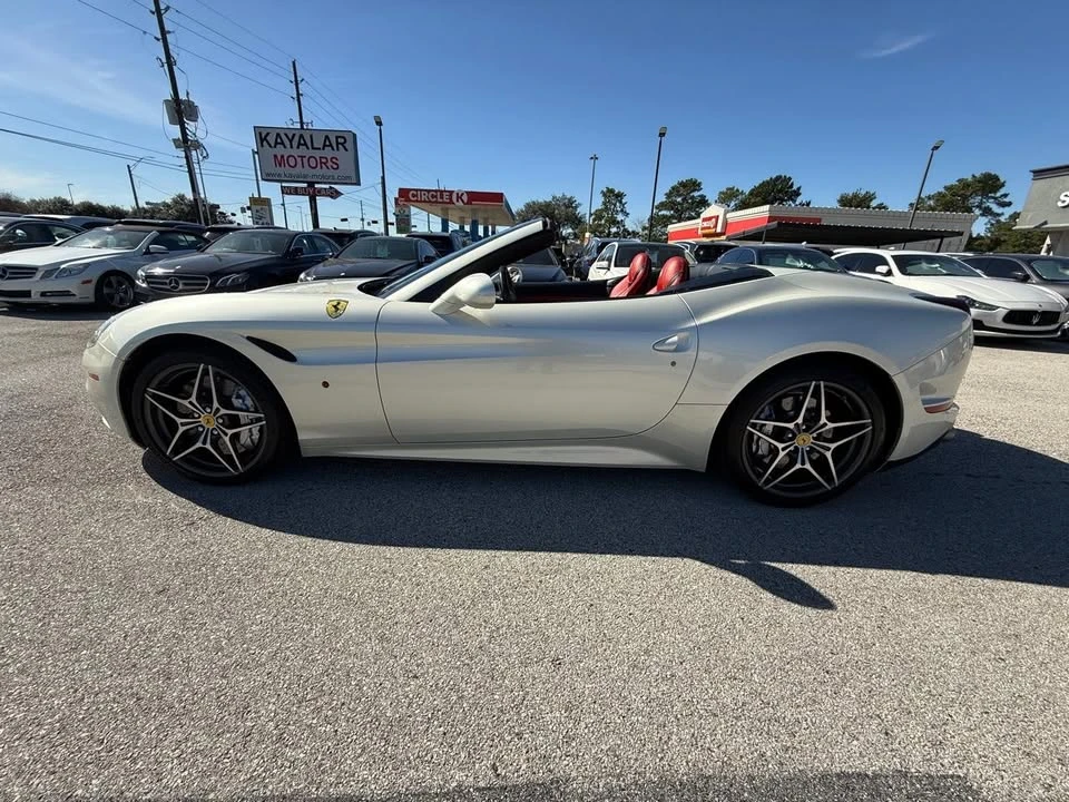 2015 Ferrari California T - Image 4 of 20