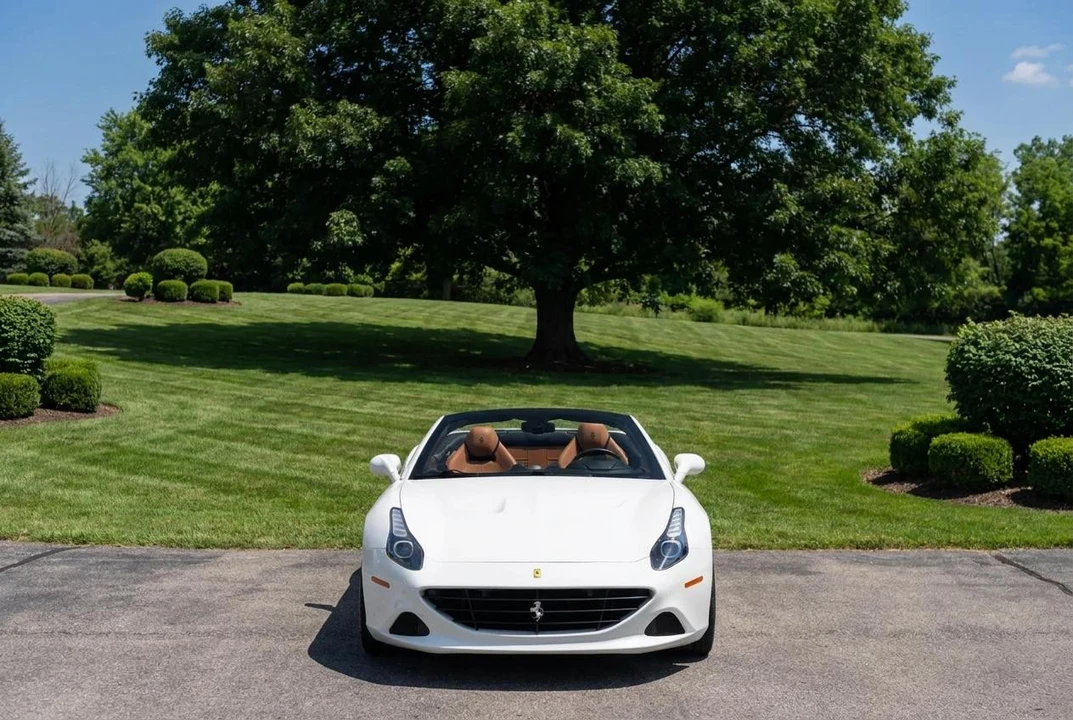 2015 Ferrari California T - Image 4 of 31