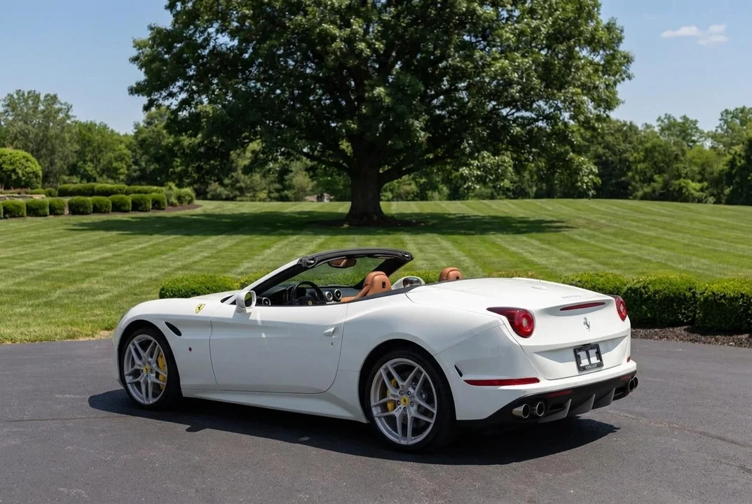 2015 Ferrari California T - Image 6 of 31