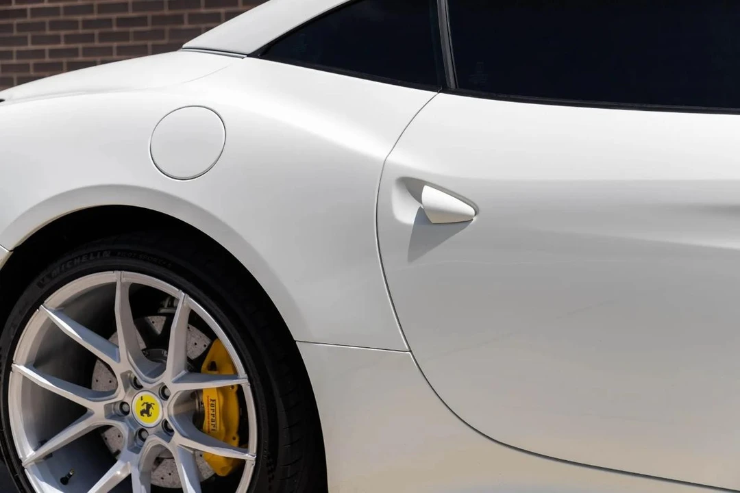 2015 Ferrari California T - Image 12 of 31