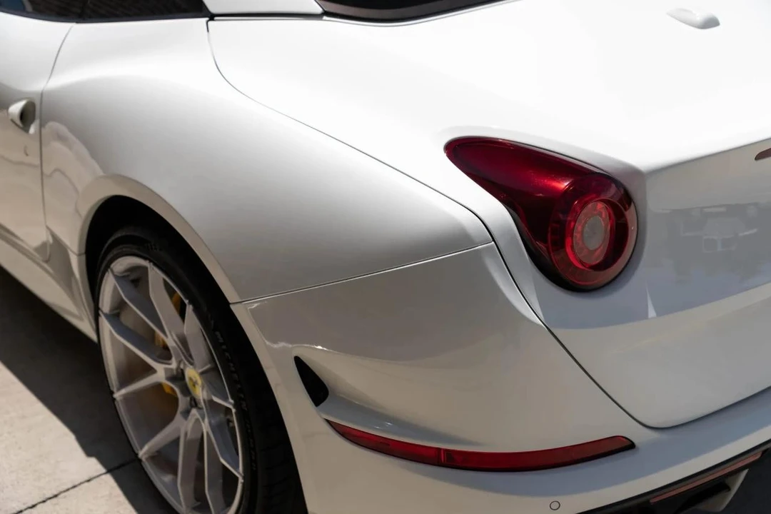 2015 Ferrari California T - Image 14 of 31