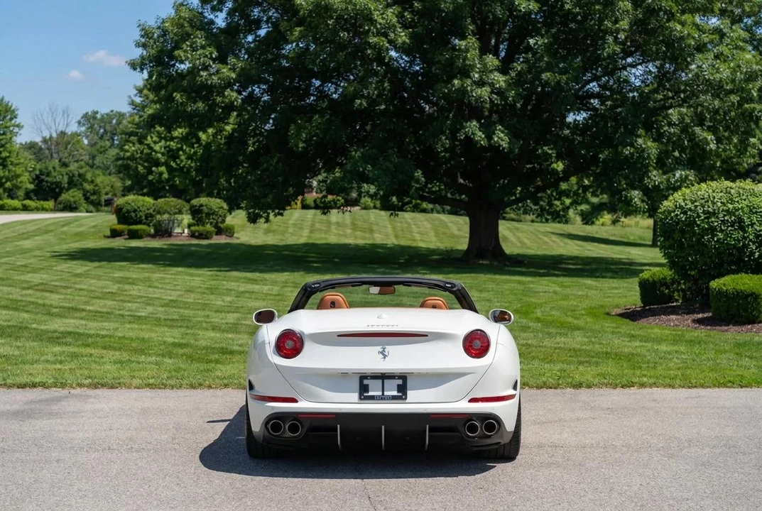 2015 Ferrari California T - Image 5 of 31