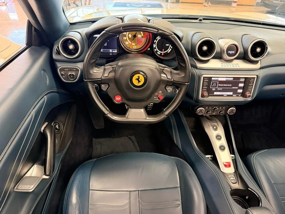2015 Ferrari California T - Image 12 of 20