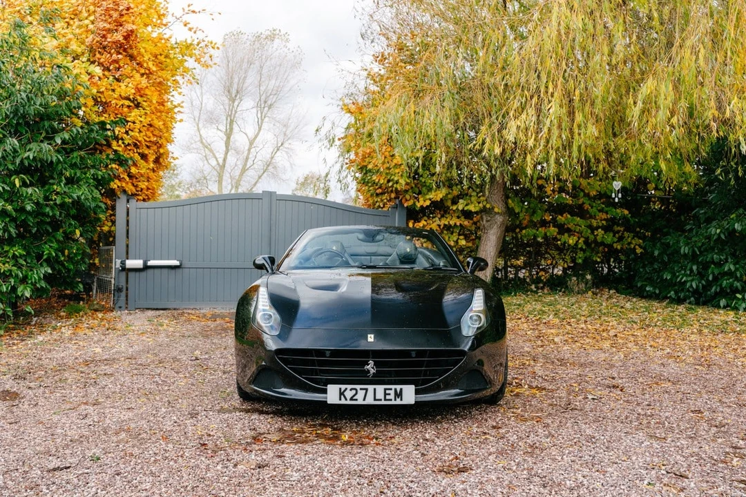 2015 Ferrari California T - Image 3 of 30