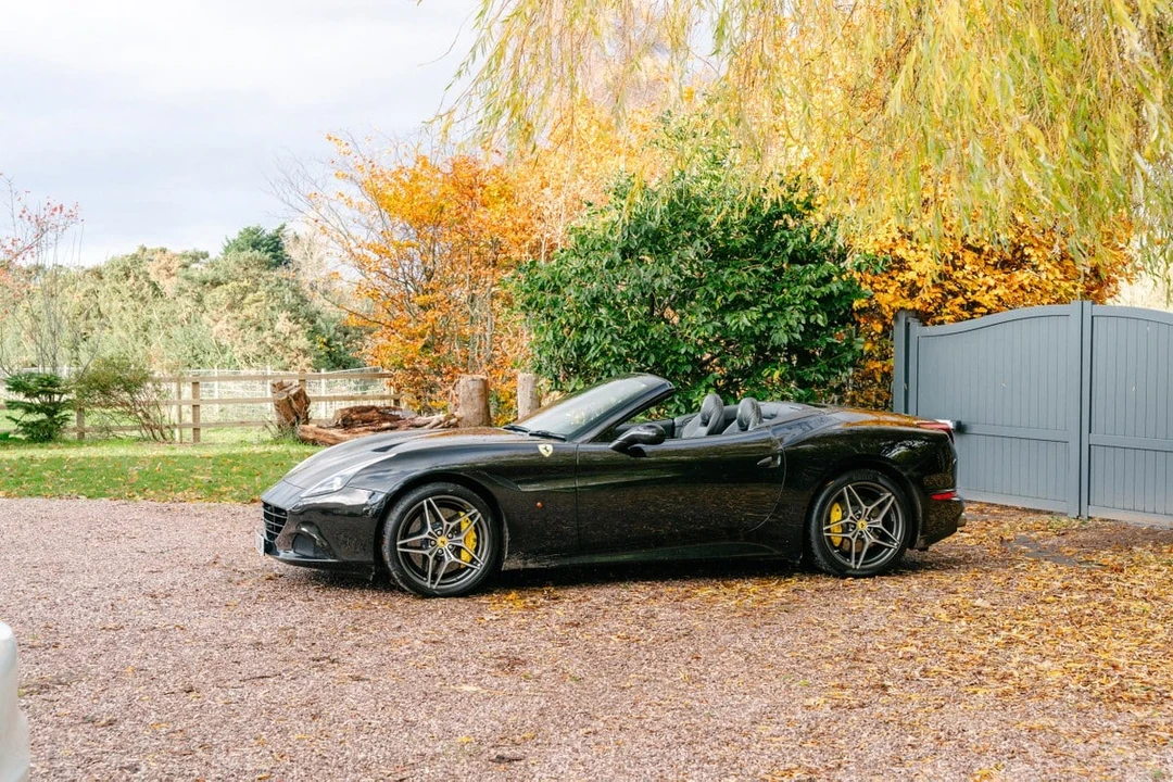 2015 Ferrari California T - Image 6 of 30