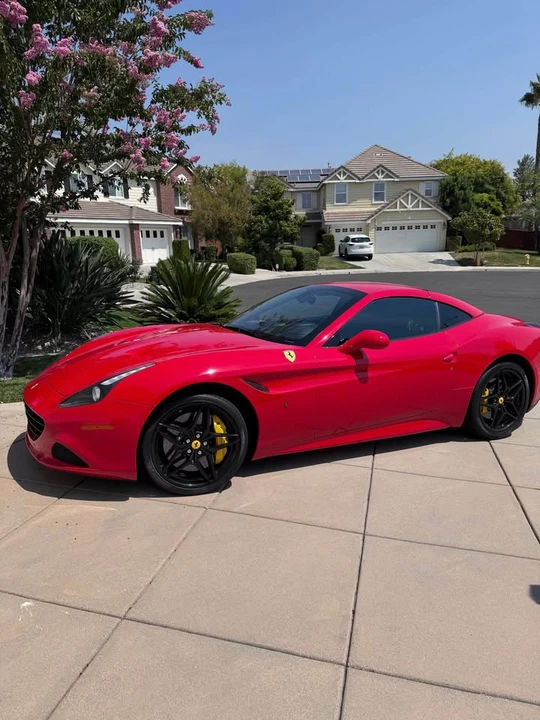 2015 Ferrari California T - Image 2 of 2
