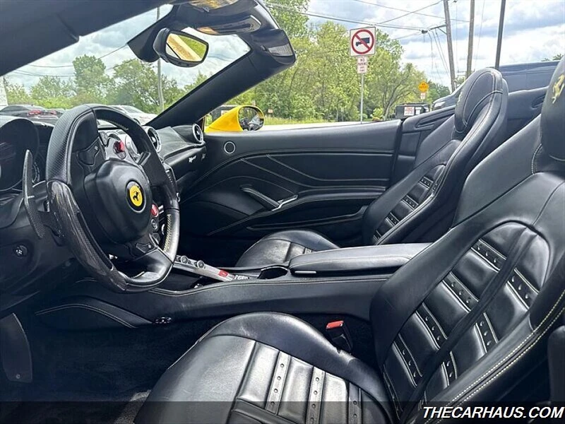 2015 Ferrari California T - Image 12 of 20