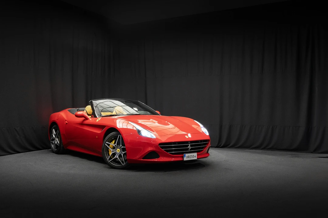 2015 Ferrari California T - Image 3 of 31