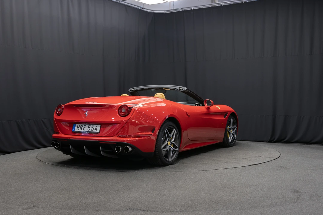 2015 Ferrari California T - Image 5 of 31
