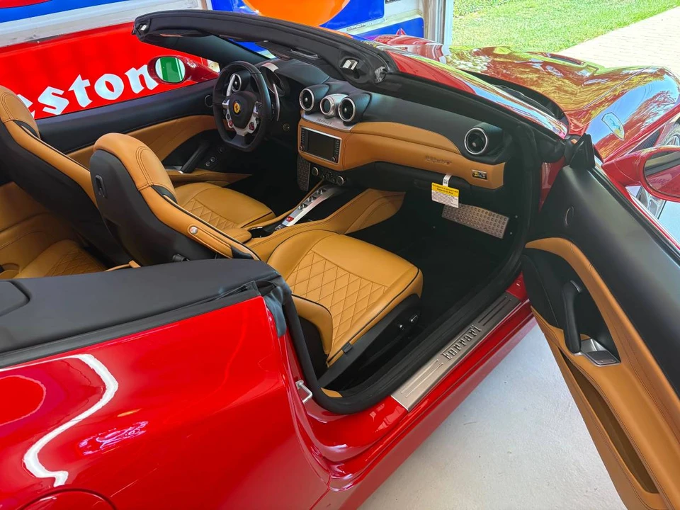 2015 Ferrari California T - Image 14 of 24