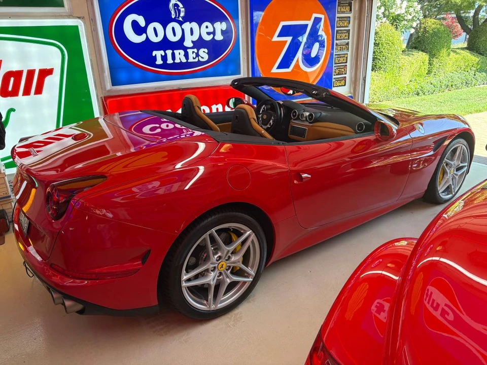 2015 Ferrari California T - Image 9 of 24