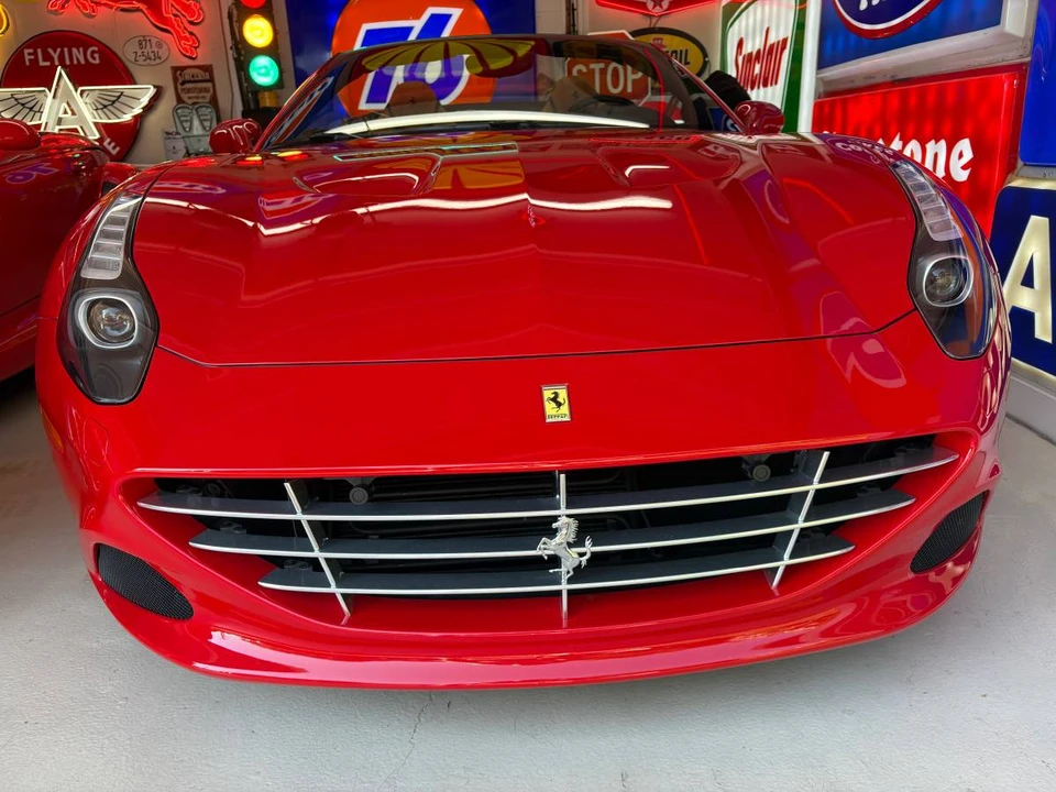 2015 Ferrari California T - Image 8 of 24