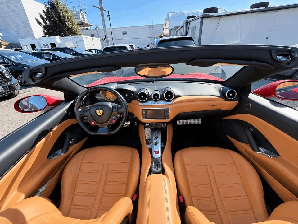 2015 Ferrari California T - Image 18 of 18